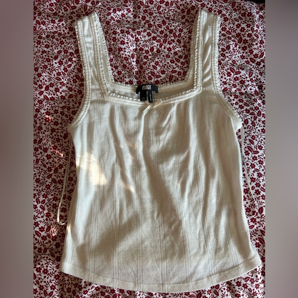 Tank Top 🤍 - Picture 1 of 1